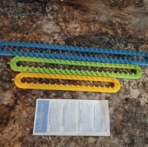 Kniffy Knitter 3 Knitting Looms 1 Hook & Instruction Booklet